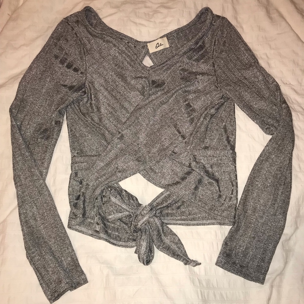 Forever 21 Long sleeve cropped wrap top